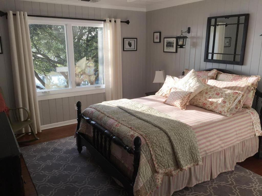 Waterside Retreat Bed & Breakfast Мърълс Инлет Екстериор снимка