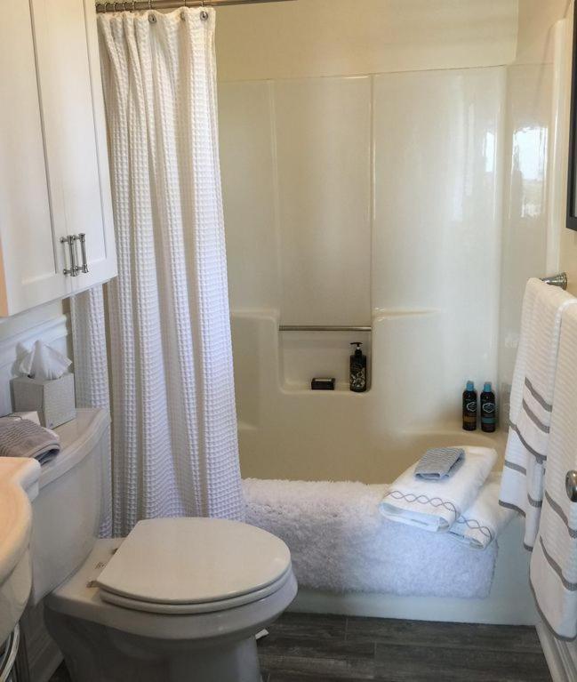 Waterside Retreat Bed & Breakfast Мърълс Инлет Екстериор снимка
